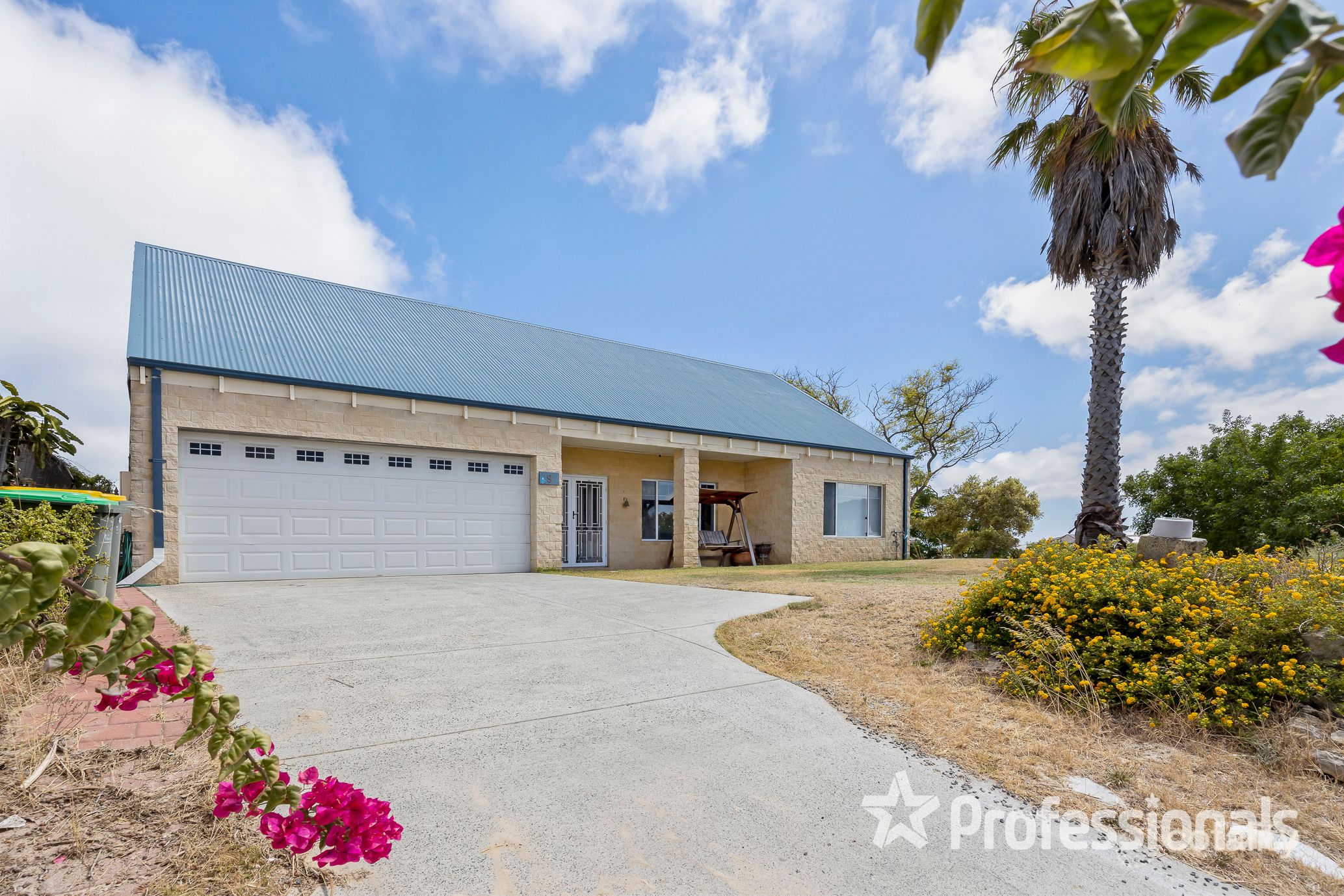 9 Nicholas Ave, Quinns Rocks, WA 6030