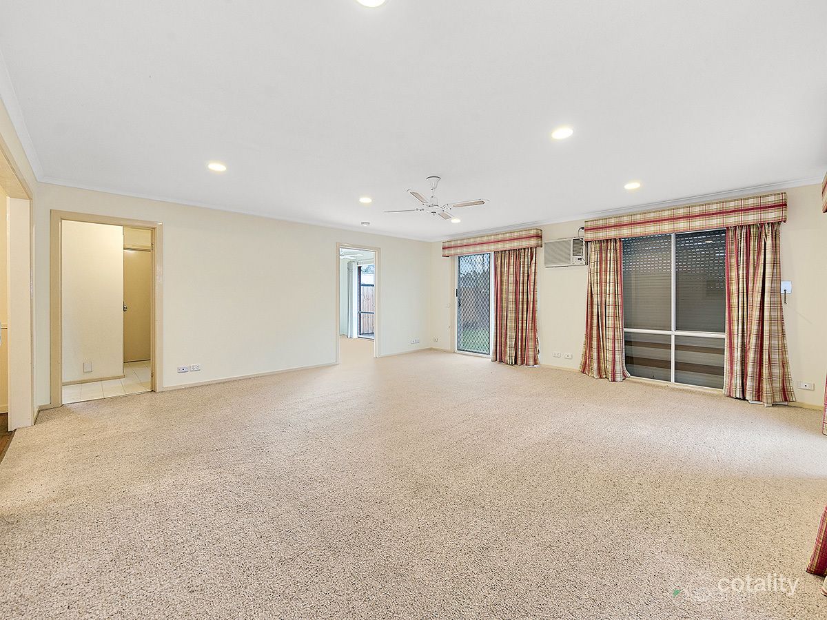 50 Circle Dr N, Cranbourne, VIC 3977