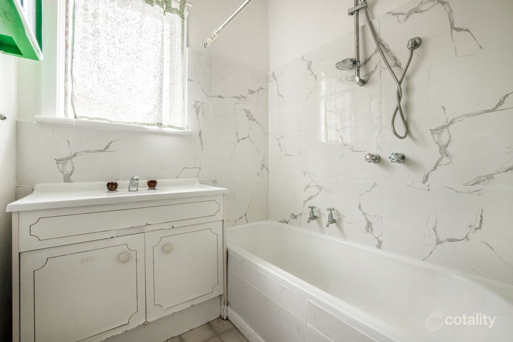 8 Surrey Ct, Bayswater, VIC 3153