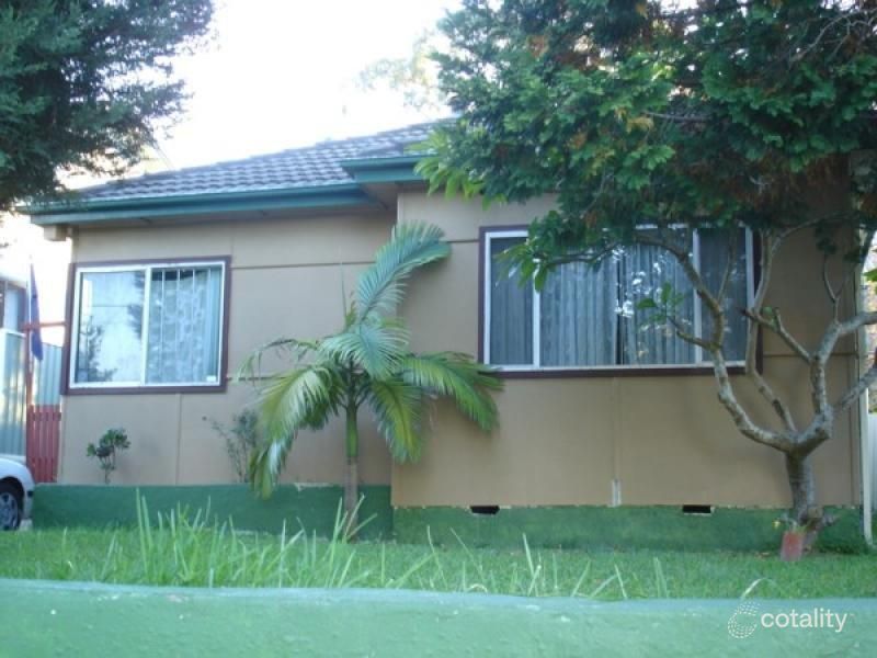 37 Oakwood St, Sutherland, NSW 2232