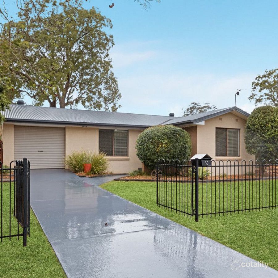 50 Stuart St, Mount Lofty, QLD 4350