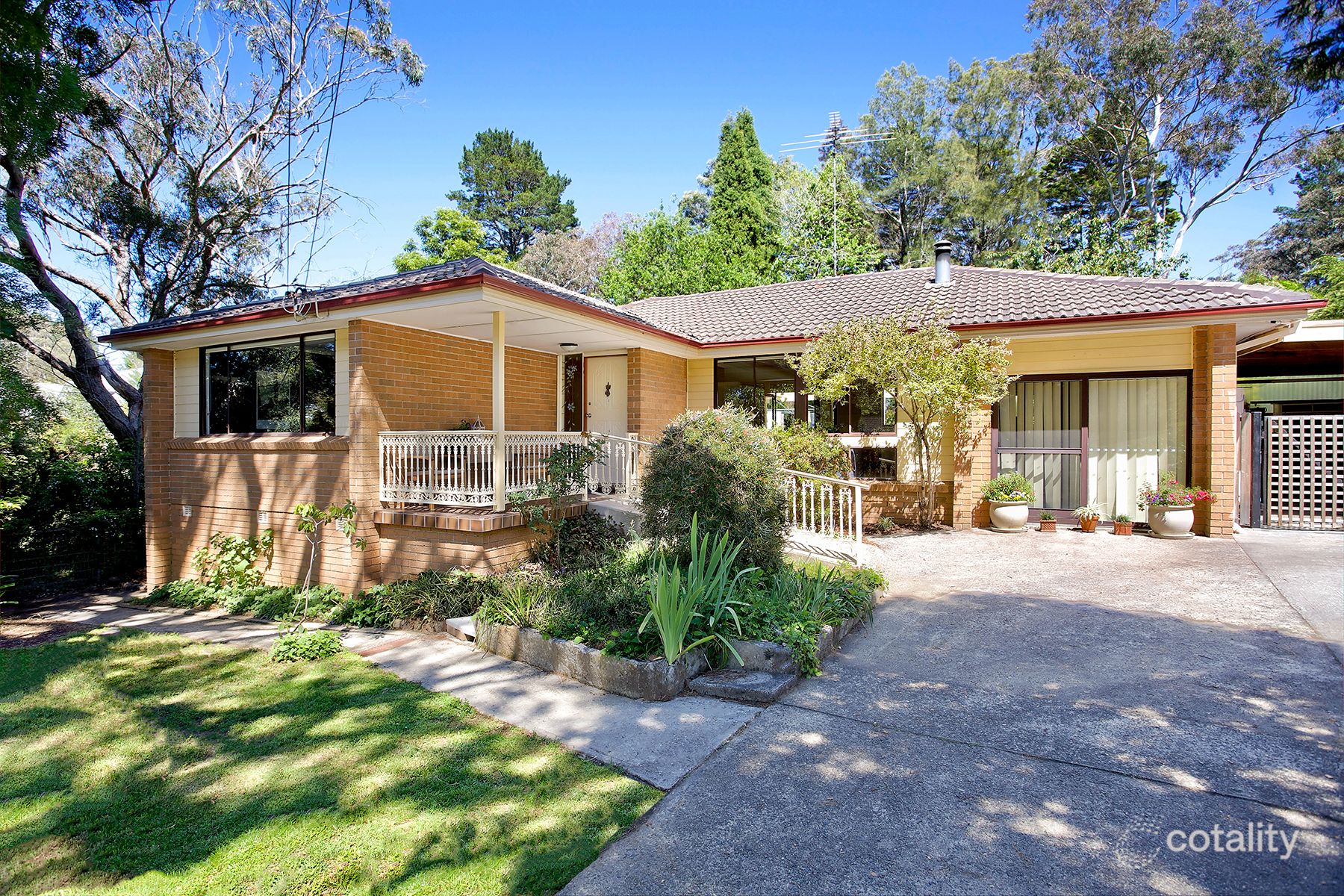 17 Fitzgerald St, Wentworth Falls, NSW 2782