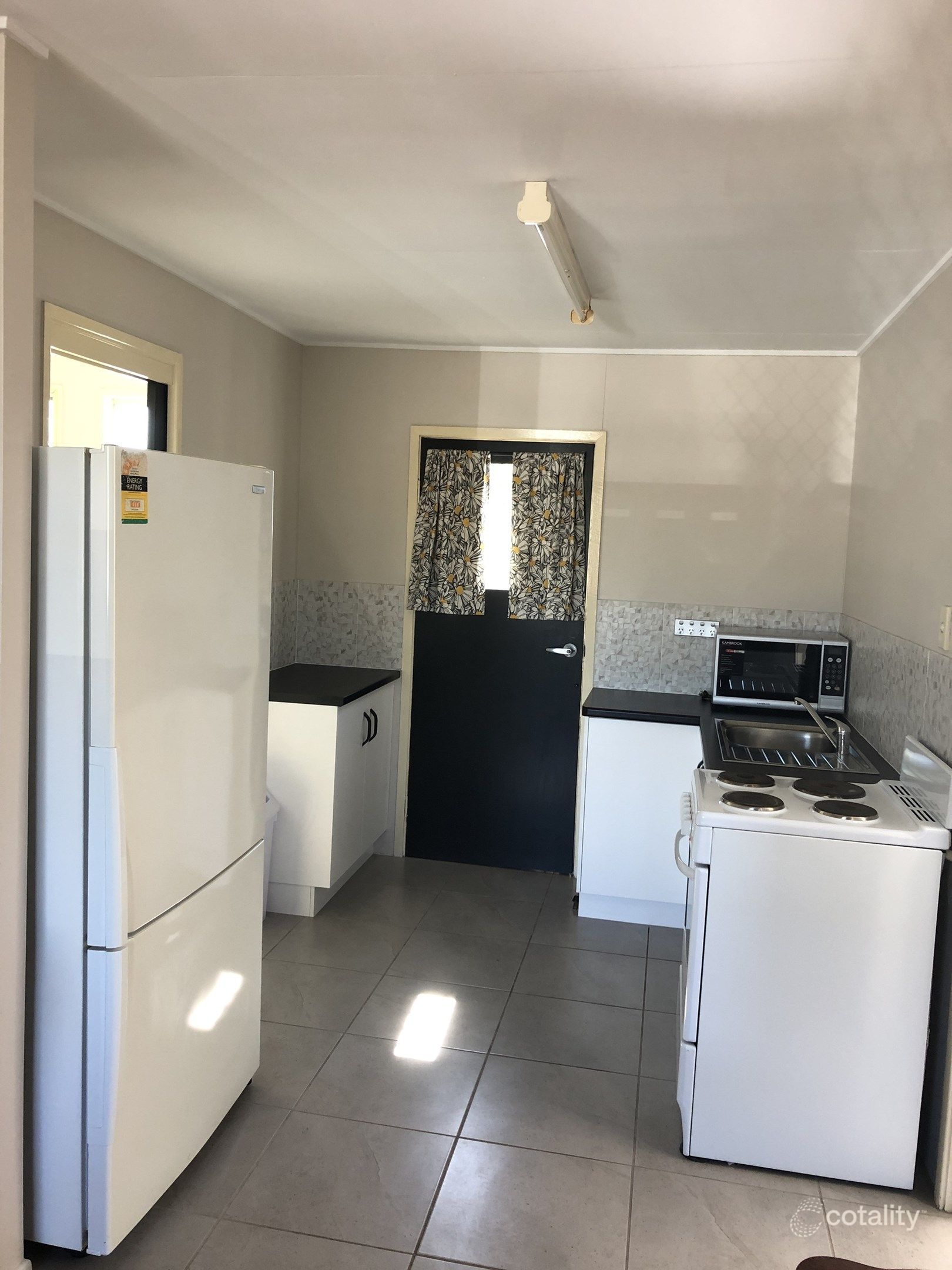 1/2 Watt St, West Gladstone, QLD 4680