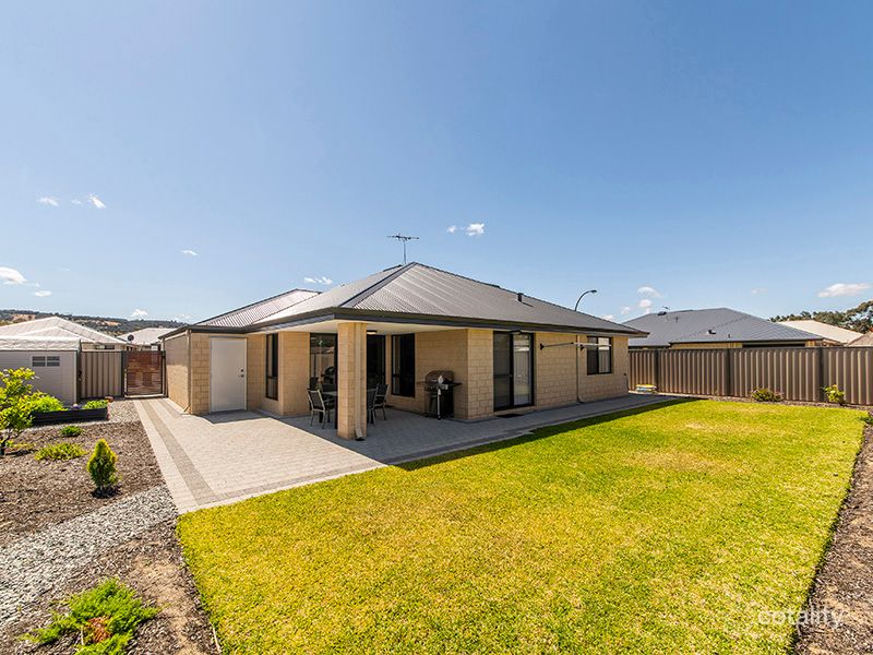 11 Buttress St, Whitby, WA 6123