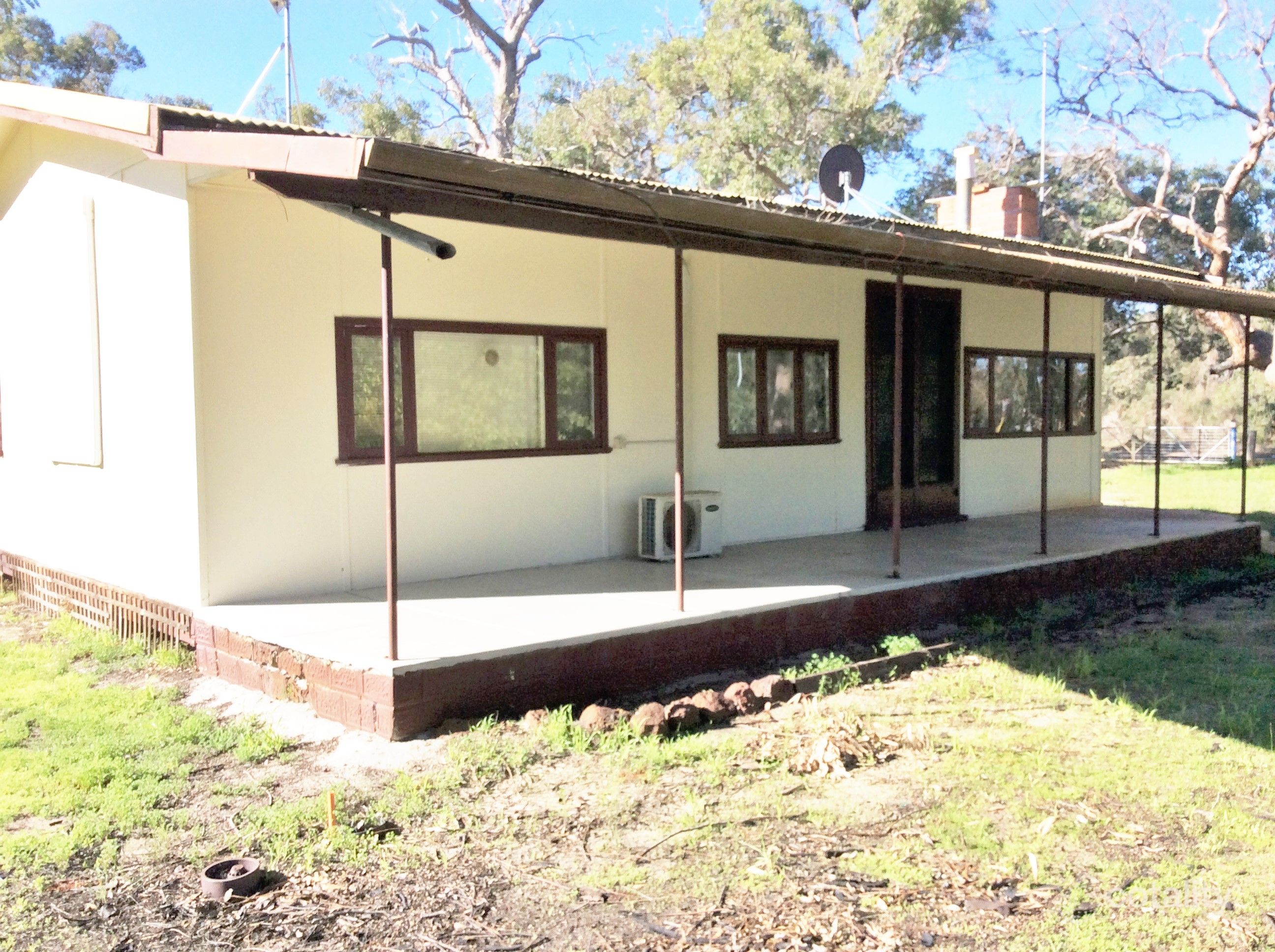 7 Davis Rd, Barragup, WA 6209