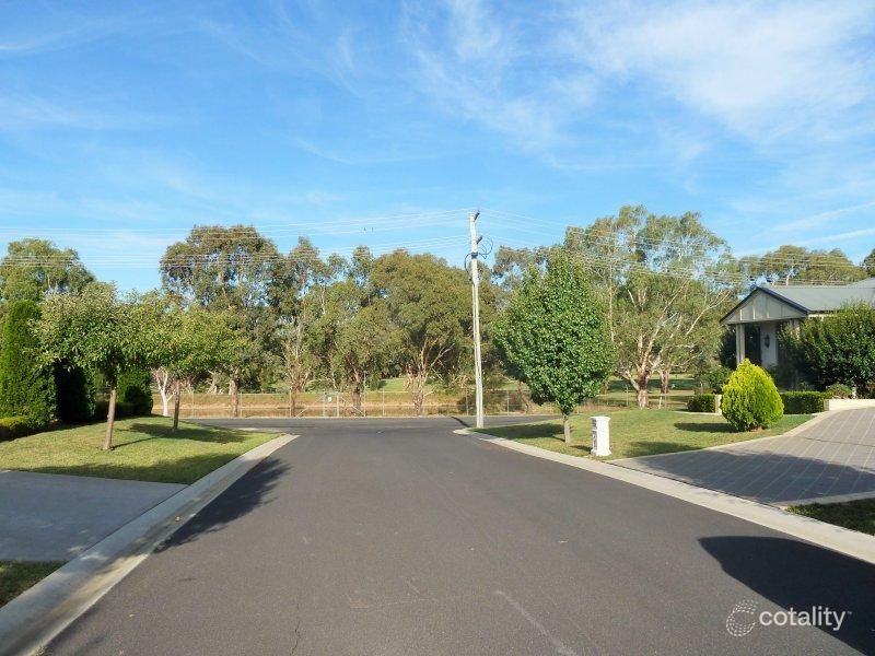 4 Huntingdale Cl, Robin Hill, NSW 2795