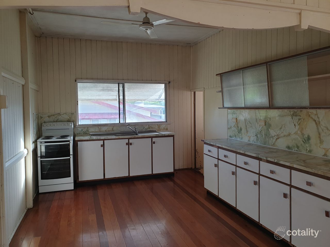 16 Fourth St, Home Hill, QLD 4806