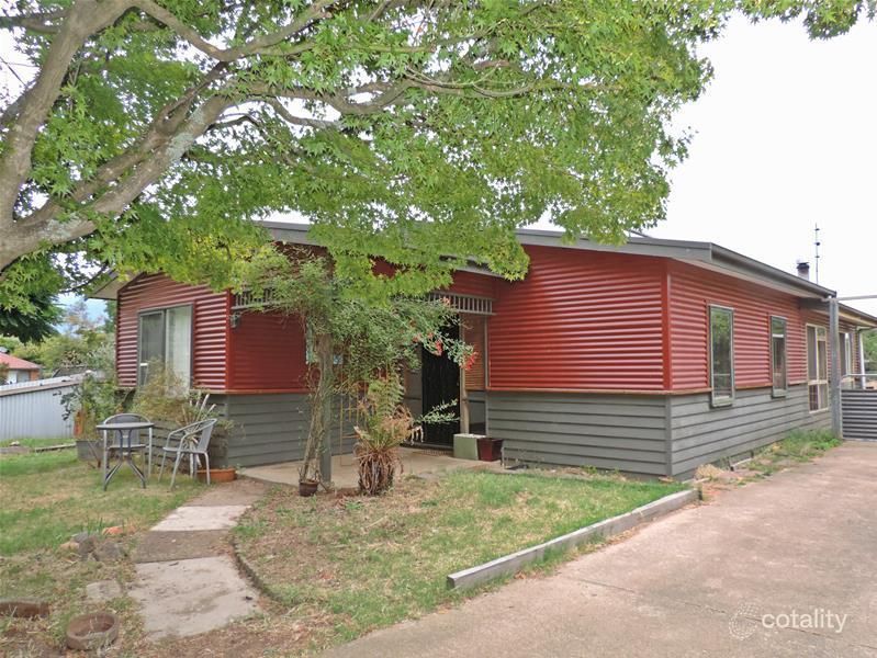 9 Bailey St, Porepunkah, VIC 3740