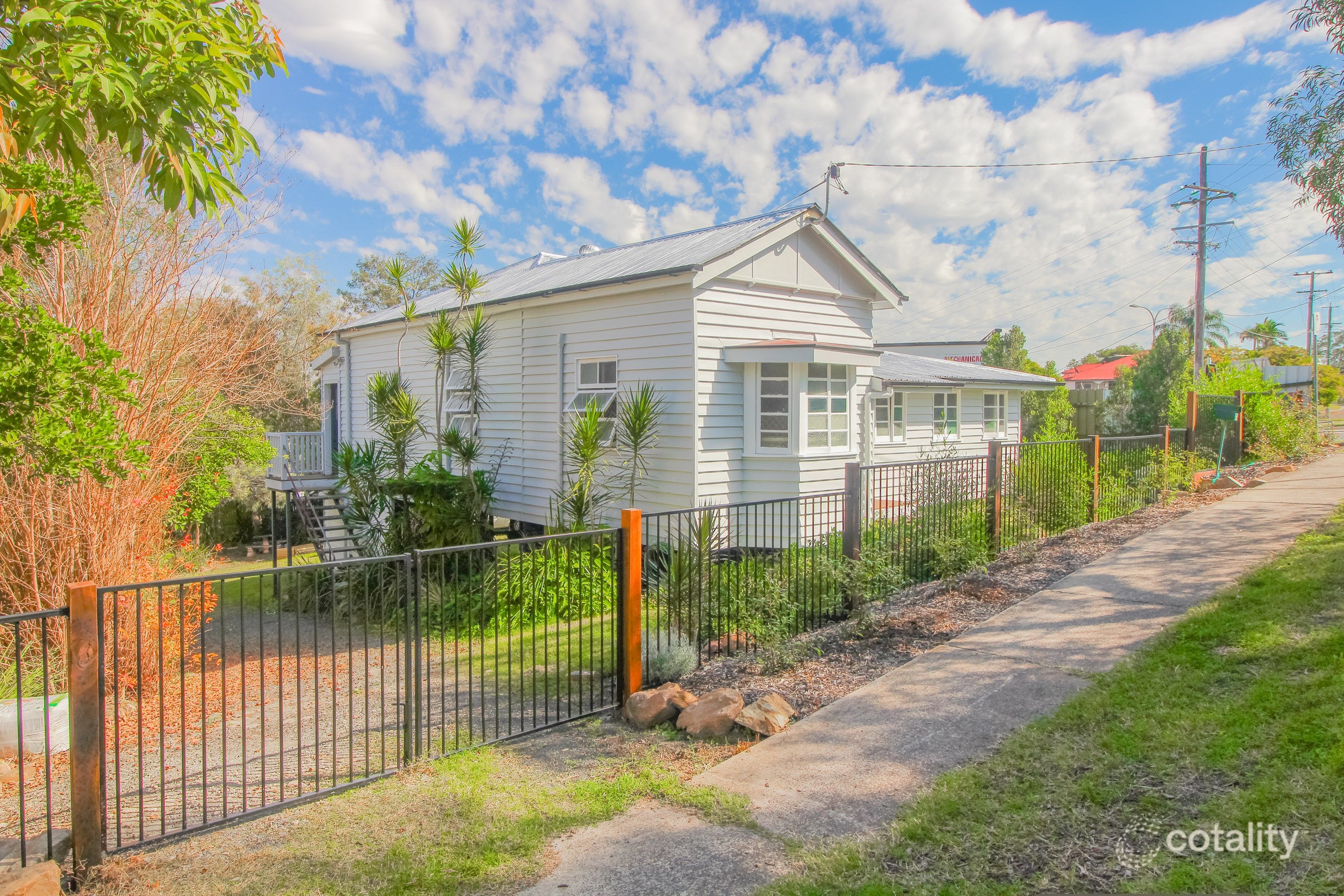 64 Pine Mountain Rd, North Ipswich, QLD 4305