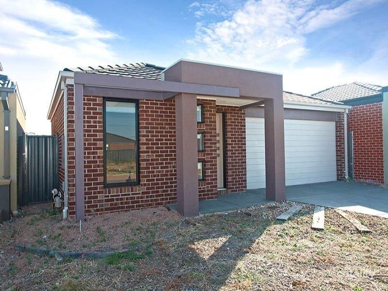 10 Parkfield Ct, Deer Park, VIC 3023