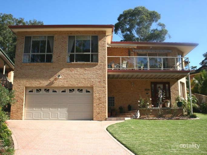 8 Newman Cl, Green Point, NSW 2251