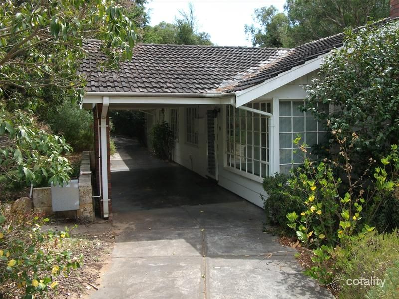 14 Page Rd, Kelmscott, WA 6111