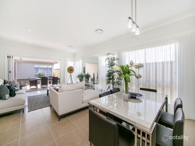 5 Tombay Ct, Crestmead, QLD 4132