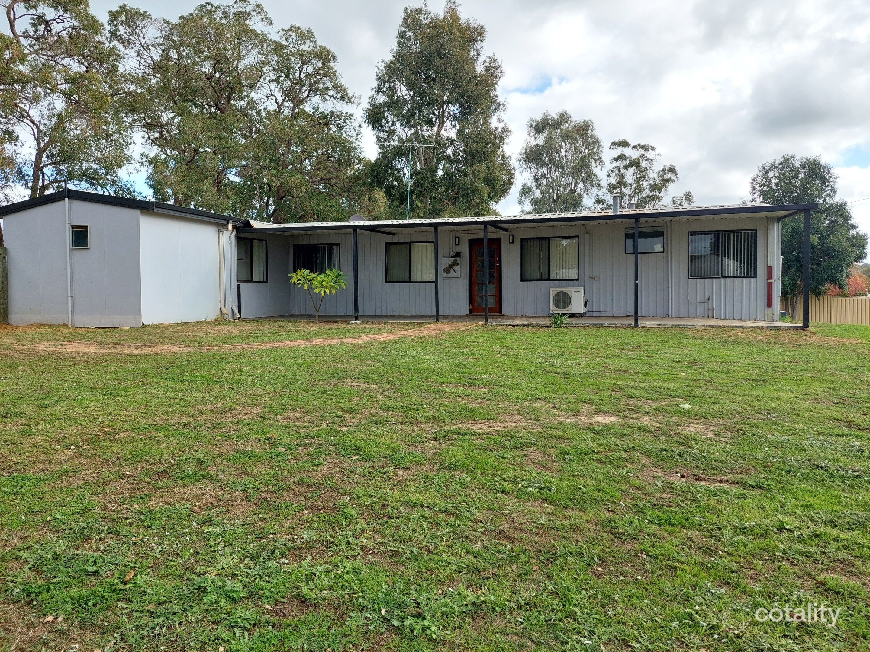 3 Mortimer St, Gingin, WA 6503