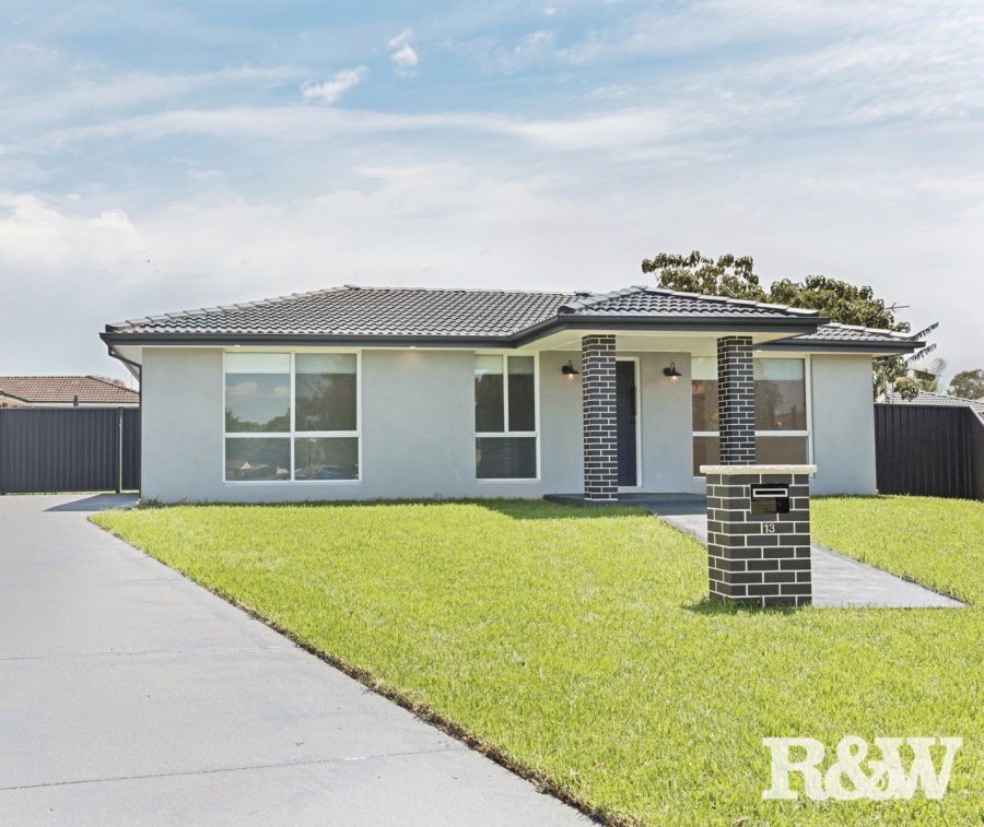 13 Warrenton St, St Clair, NSW 2759