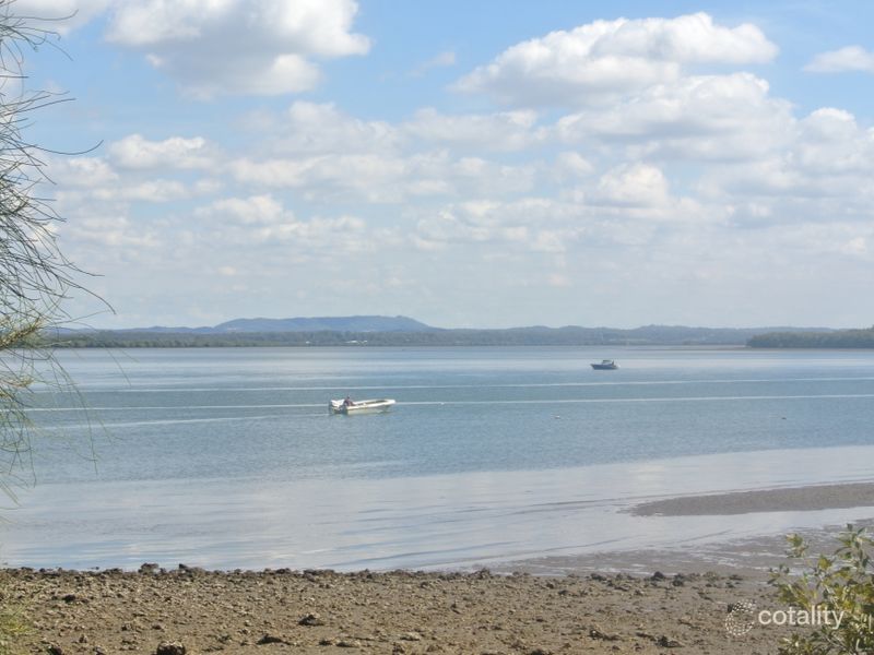 67 Bangalow St, Russell Island, QLD 4184