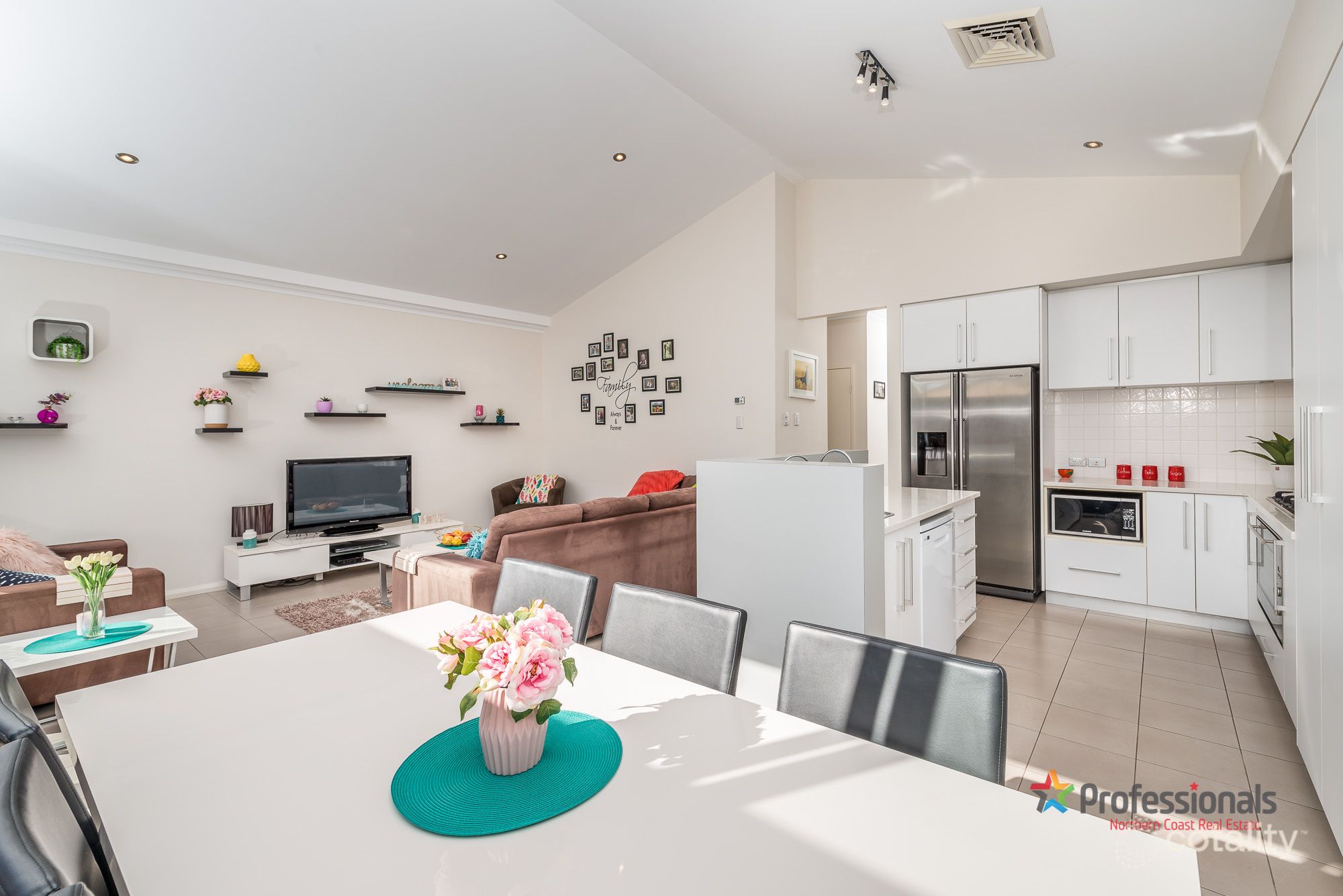 6 Navarre Way, Butler, WA 6036