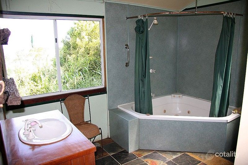 305 Hillcrest Rd, Jaggan, QLD 4885