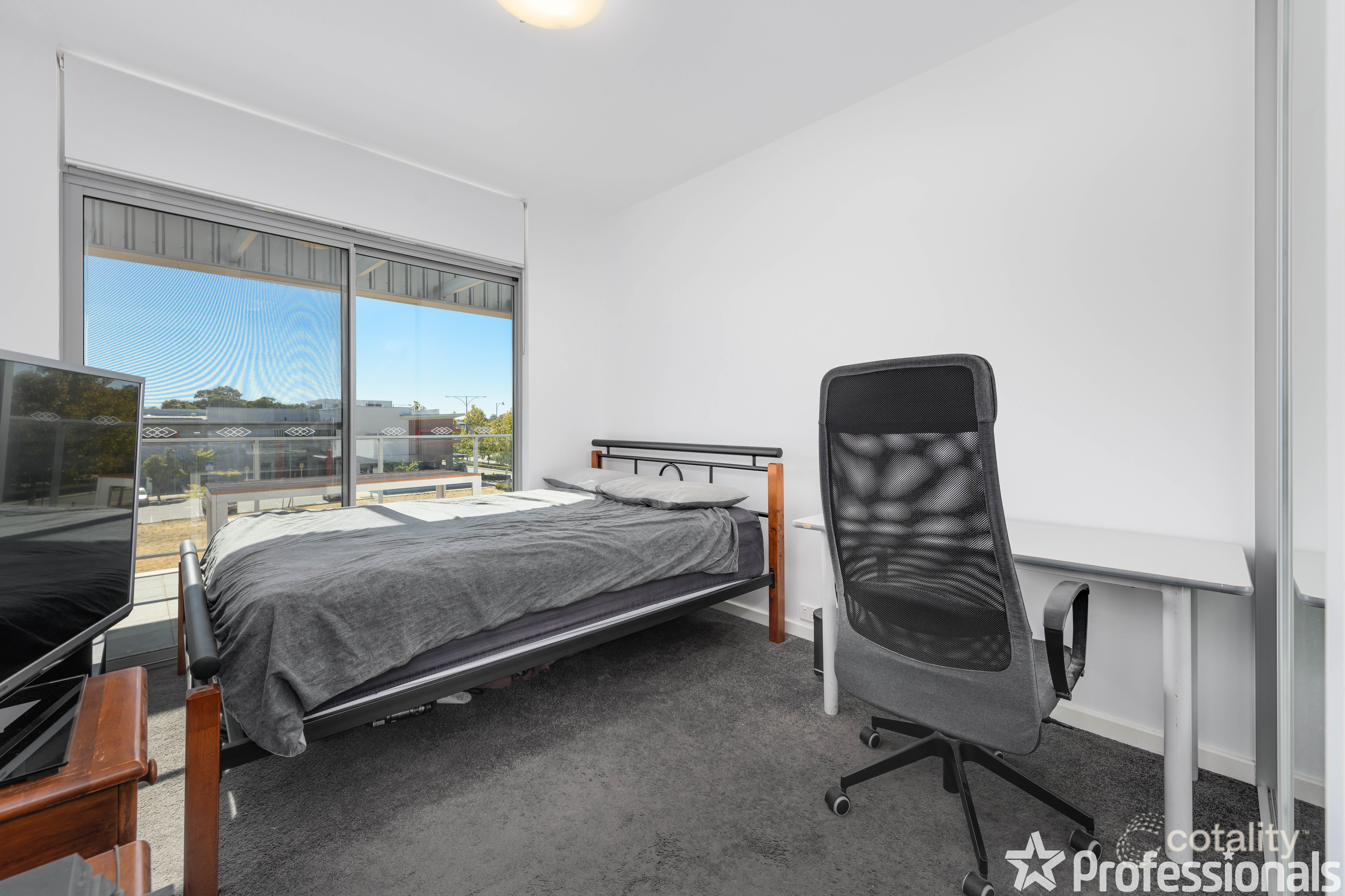 215/50 Pimlico Cres, Wellard, WA 6170