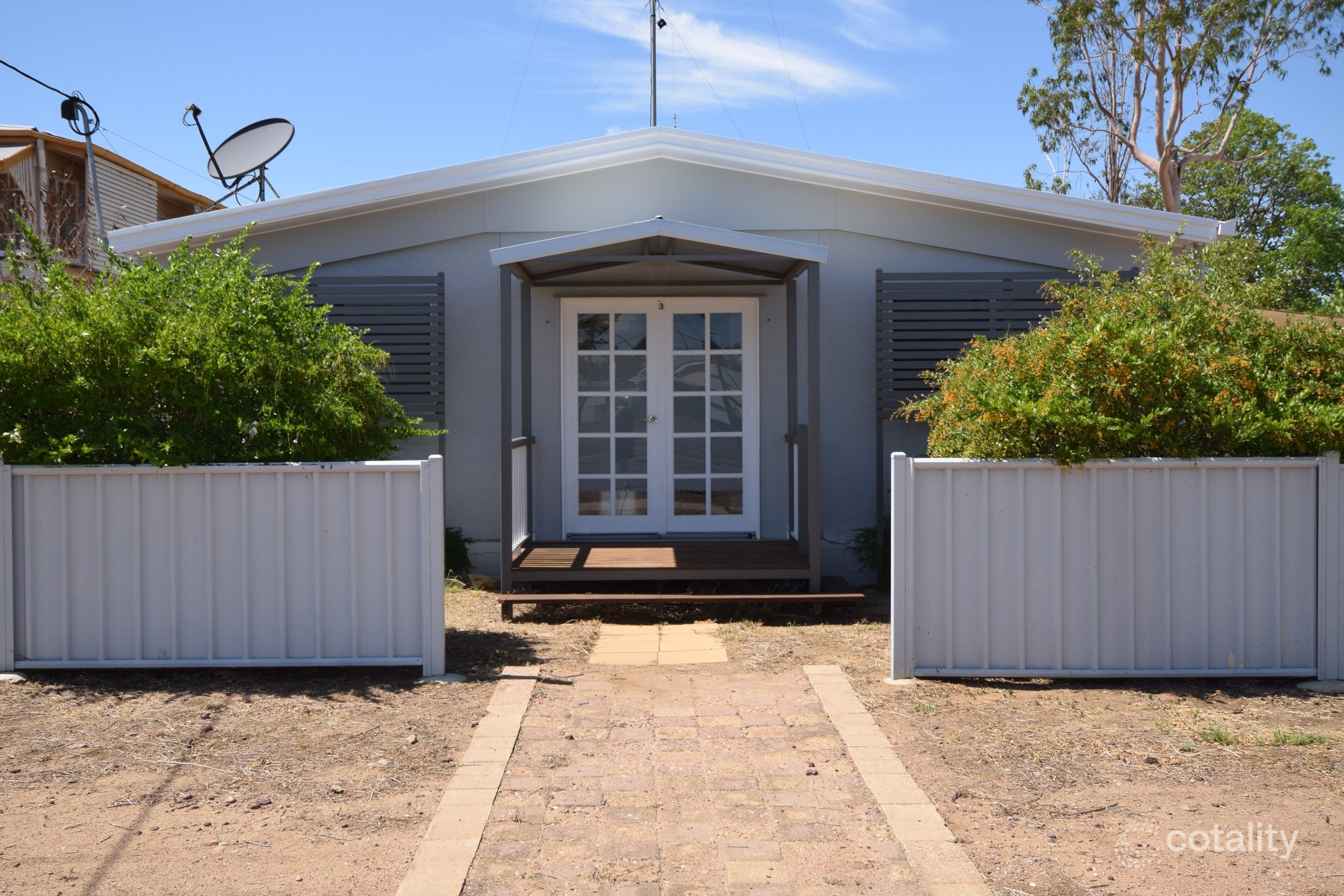 3 Quail St, Longreach, QLD 4730