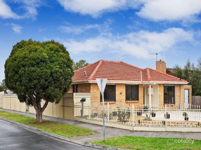 62 Strathmerton St, Reservoir, VIC 3073