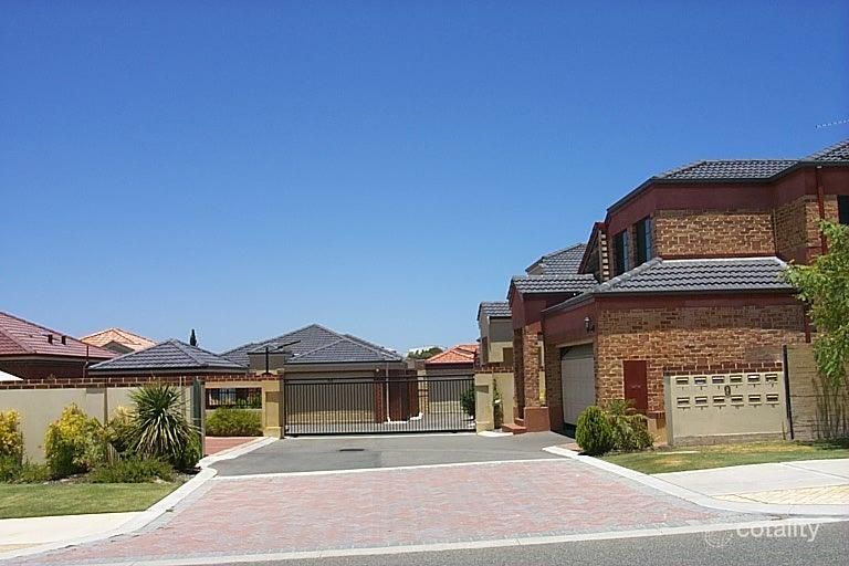 10/9 St Marks Dr, Hillarys, WA 6025