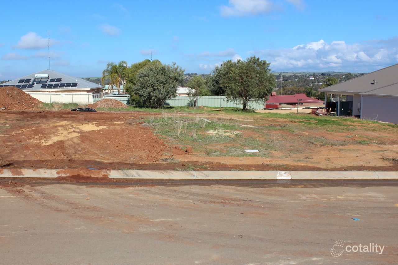 25 Golf Cres, Northam, WA 6401