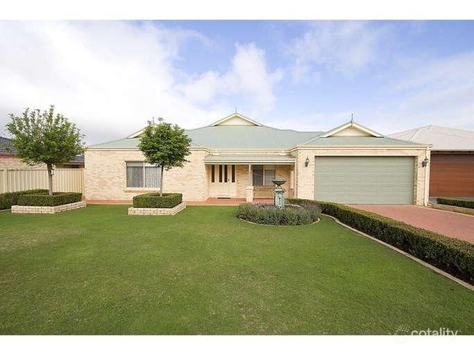 33 Oakdene Dr, Madeley, WA 6065