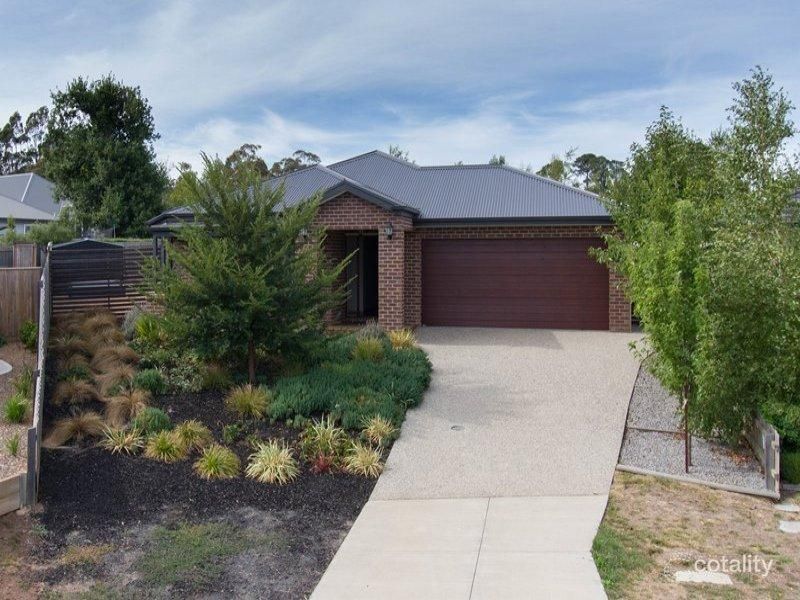 3 Quahlee Ct, Woodend, VIC 3442