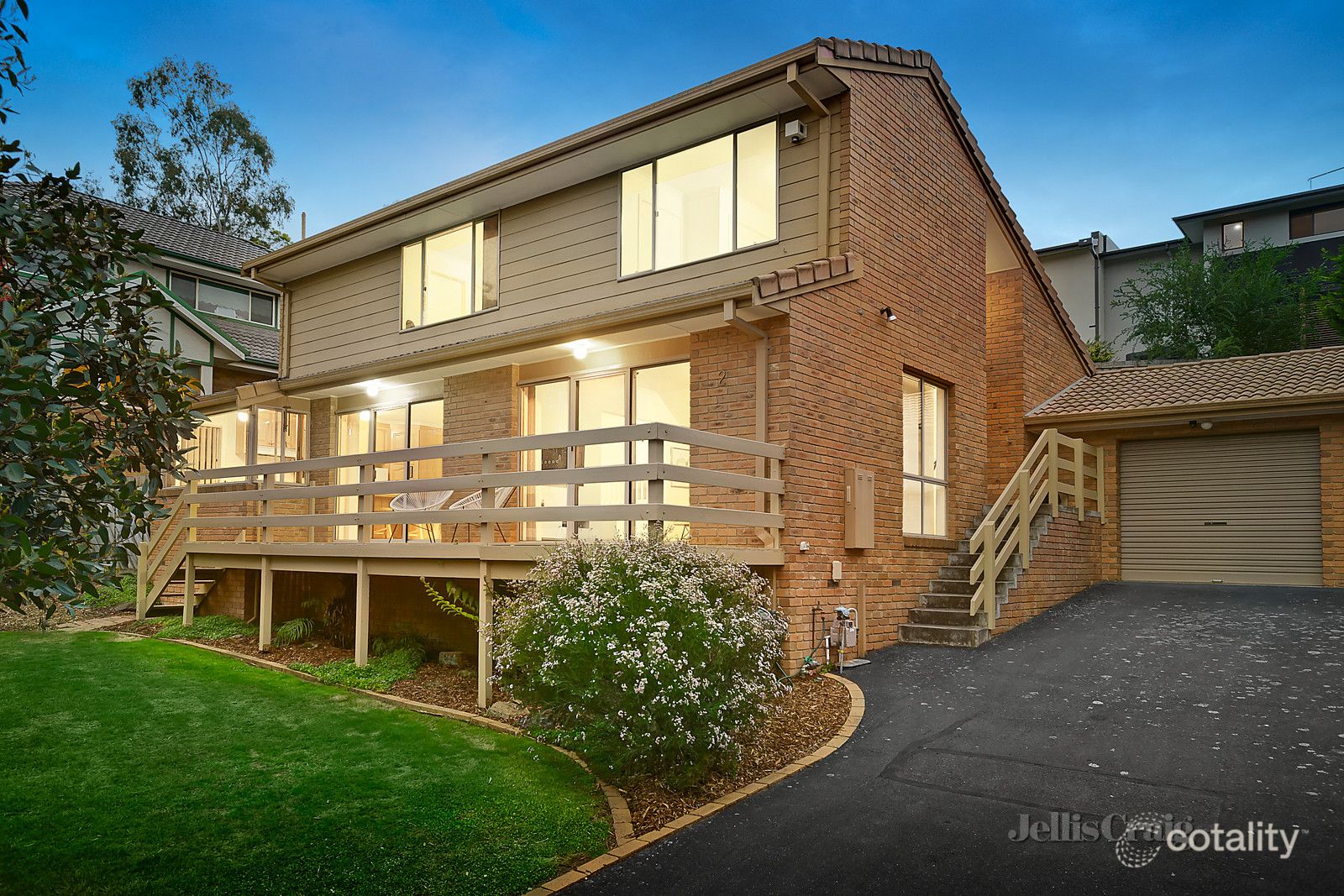 2/9-11 Grove St, Eltham, VIC 3095