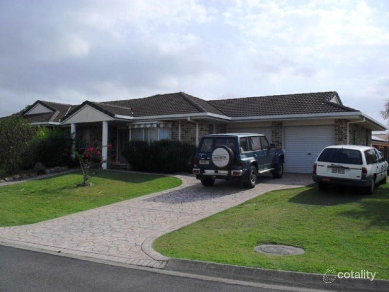 9-11 King Henry Ct, Torquay, QLD 4655