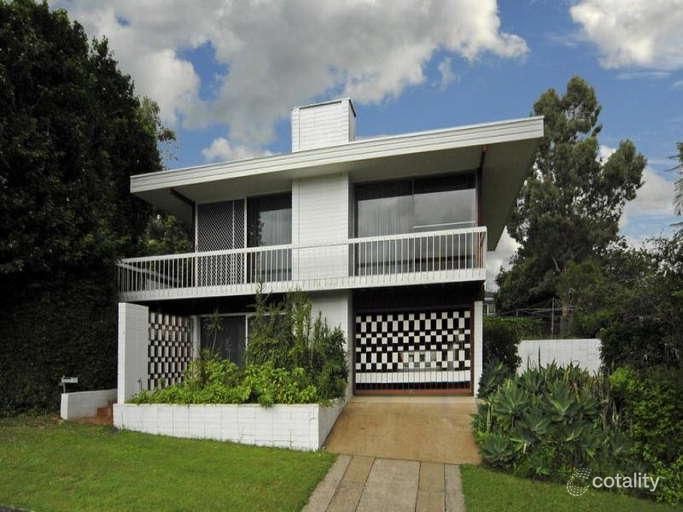 30 Dumbarton Dr, Kenmore, QLD 4069