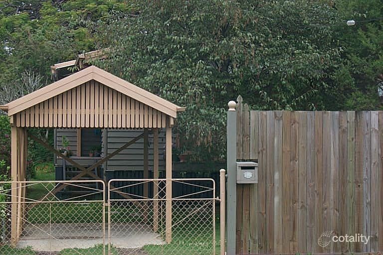 211 Long St E, Graceville, QLD 4075