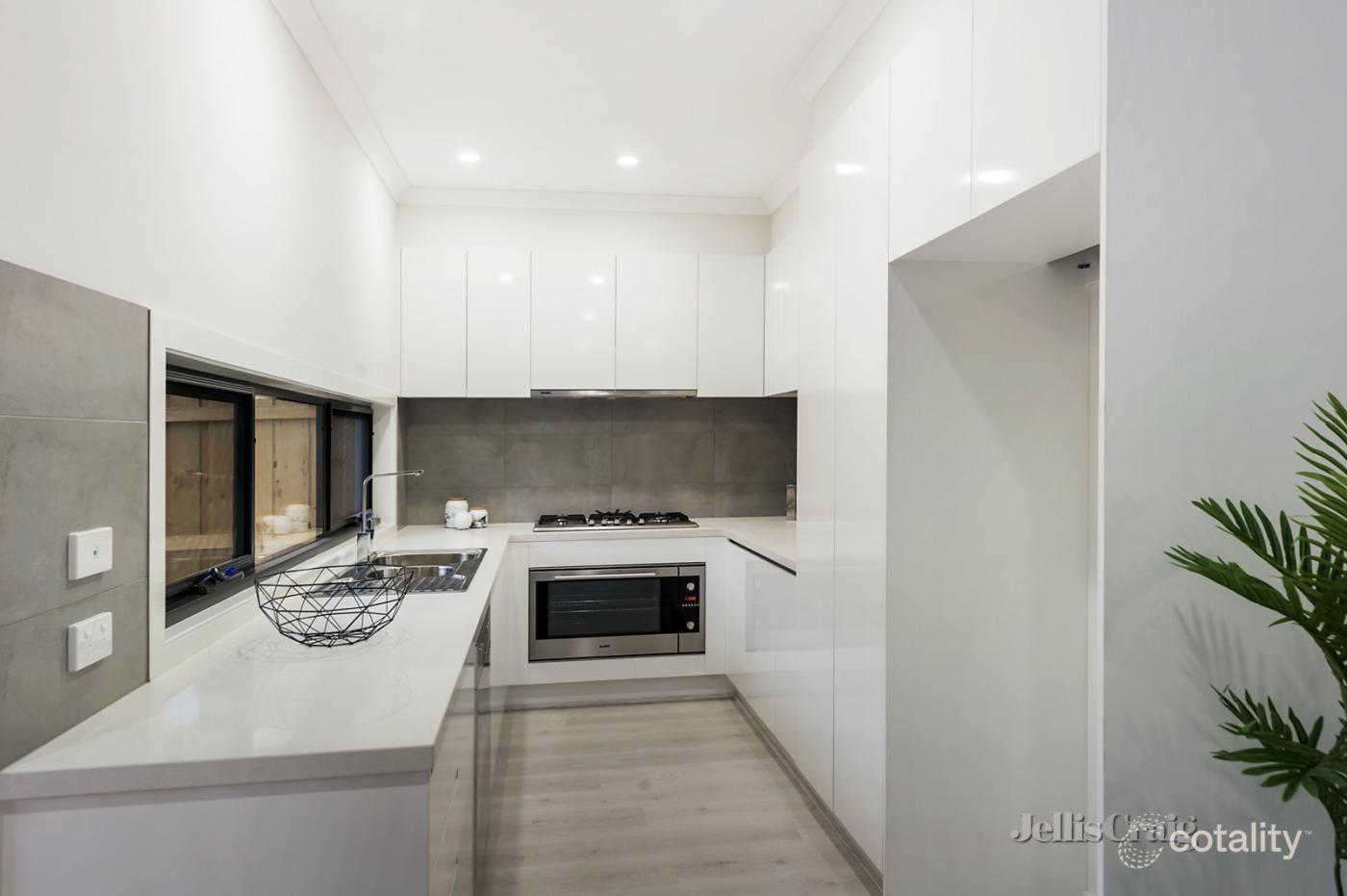 3 Chamomile Cl, Kilsyth, VIC 3137
