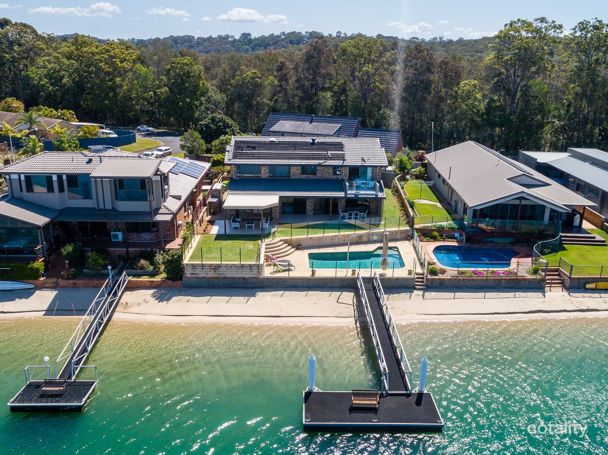 4 Linden Ct, Palm Beach, QLD 4221