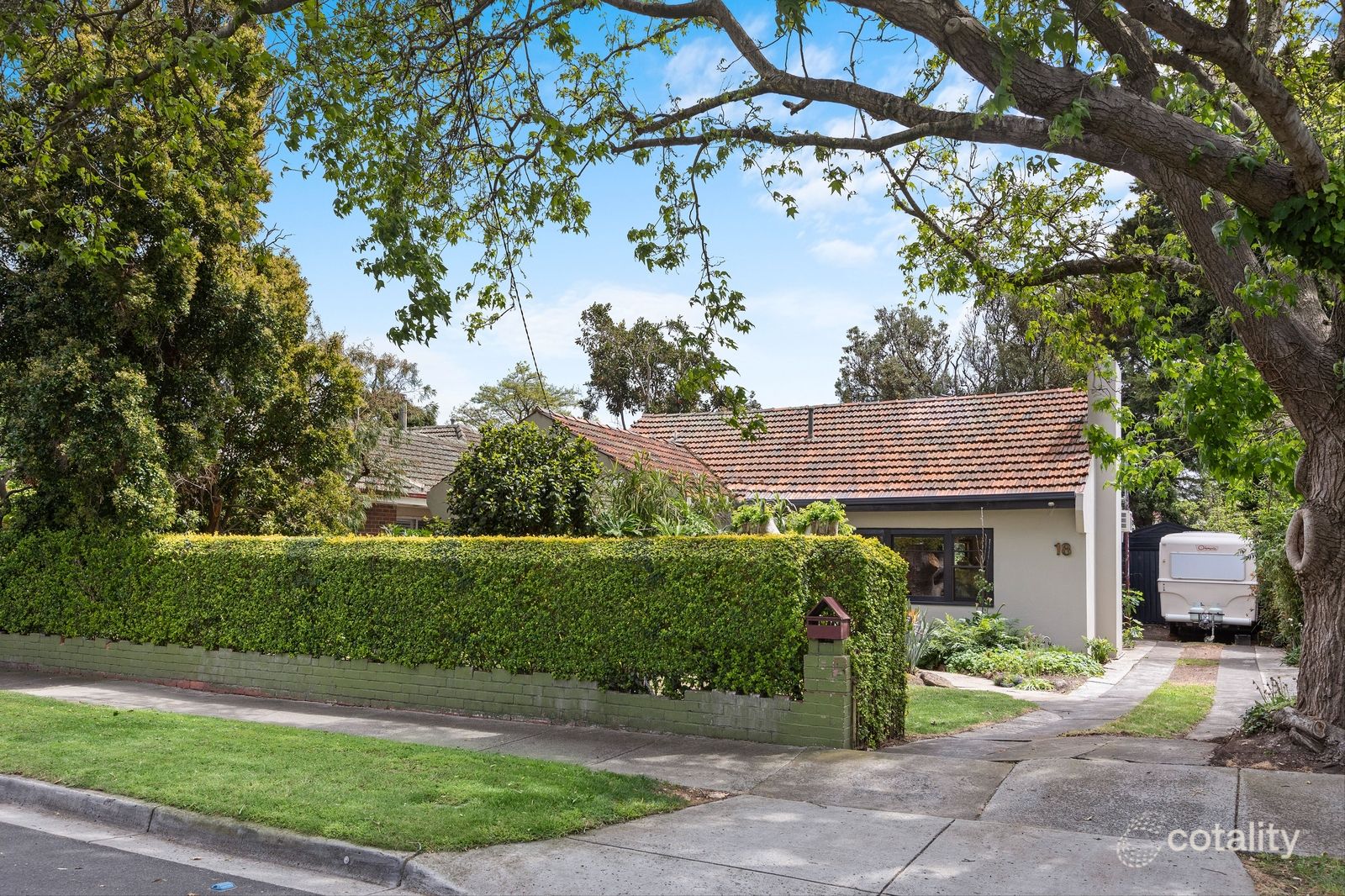 18 Elm Gr, Parkdale, VIC 3195