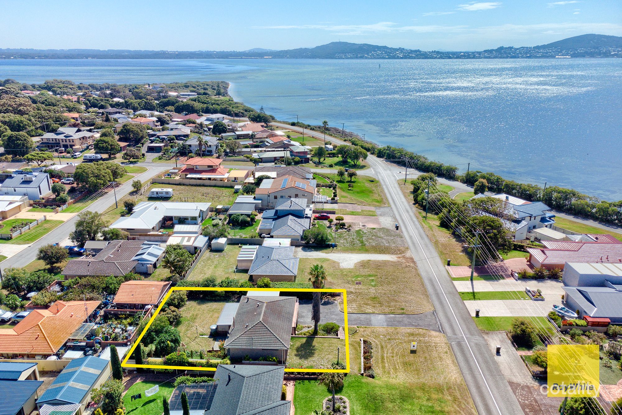 182 Bay View Dr, Little Grove, WA 6330