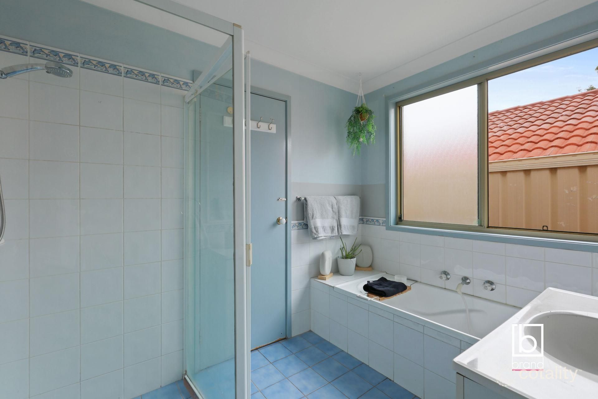 19 Loongana Cres, Blue Haven, NSW 2262