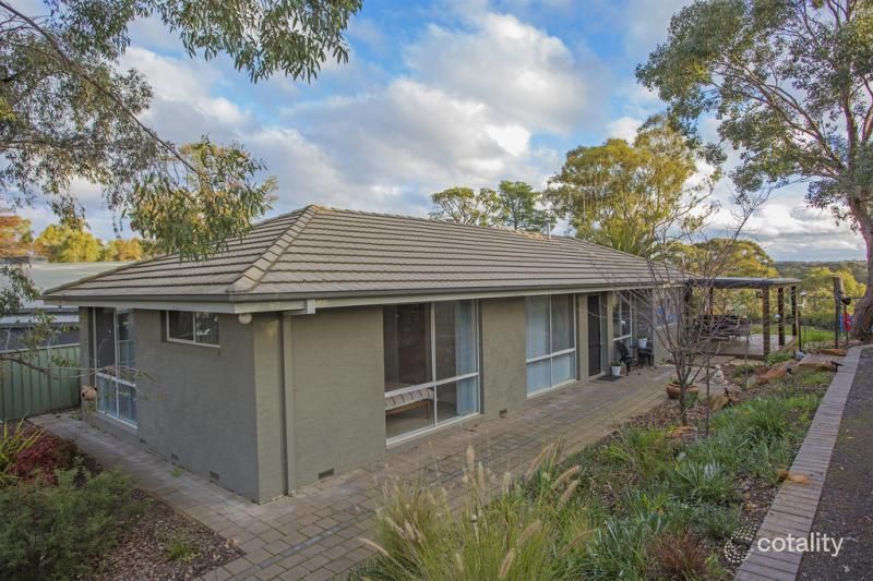 13 Benjamin Ct, Spring Gully, VIC 3550