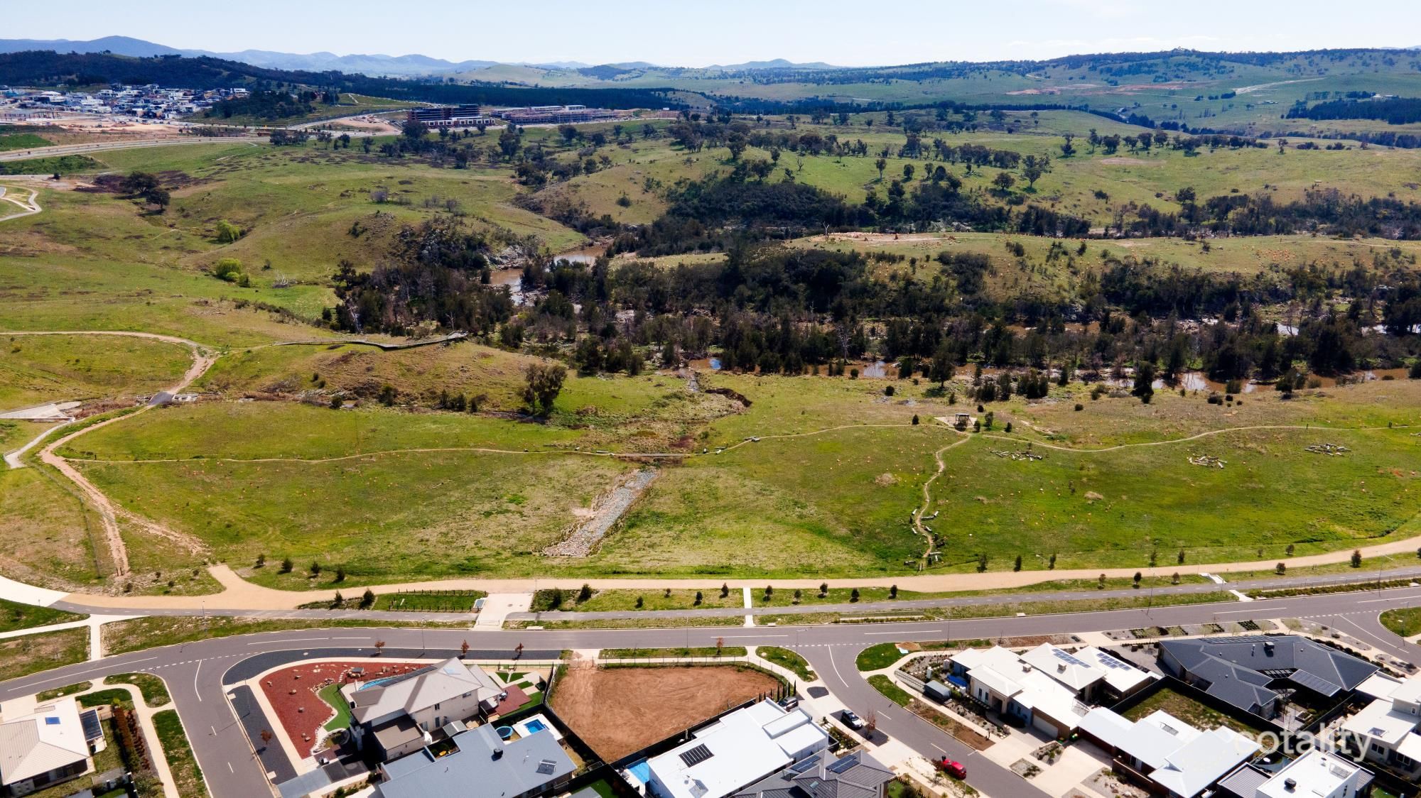92 Edgeworth Pde, Coombs, ACT 2611