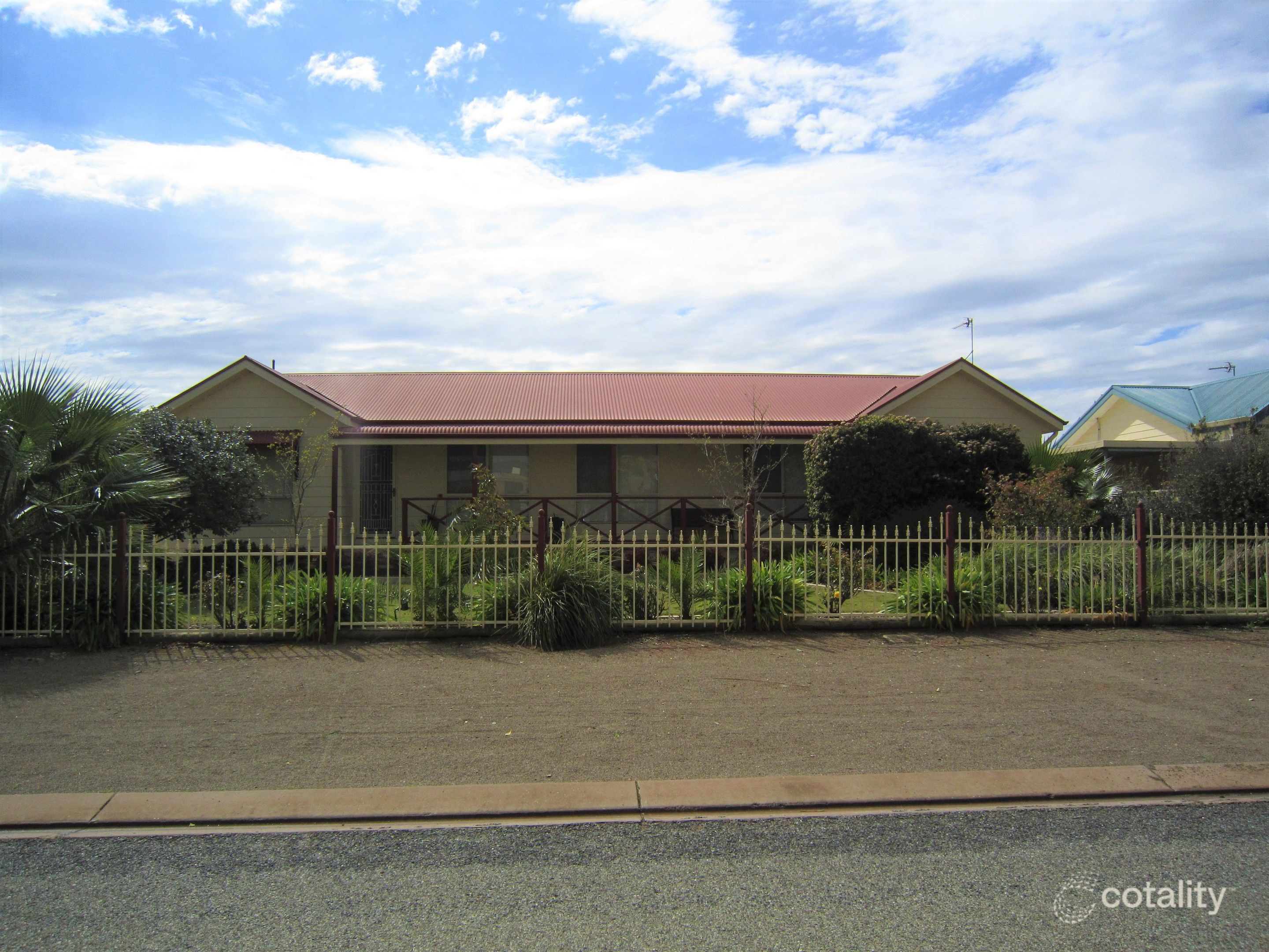 13 Penang Dr, Port Broughton, SA 5522