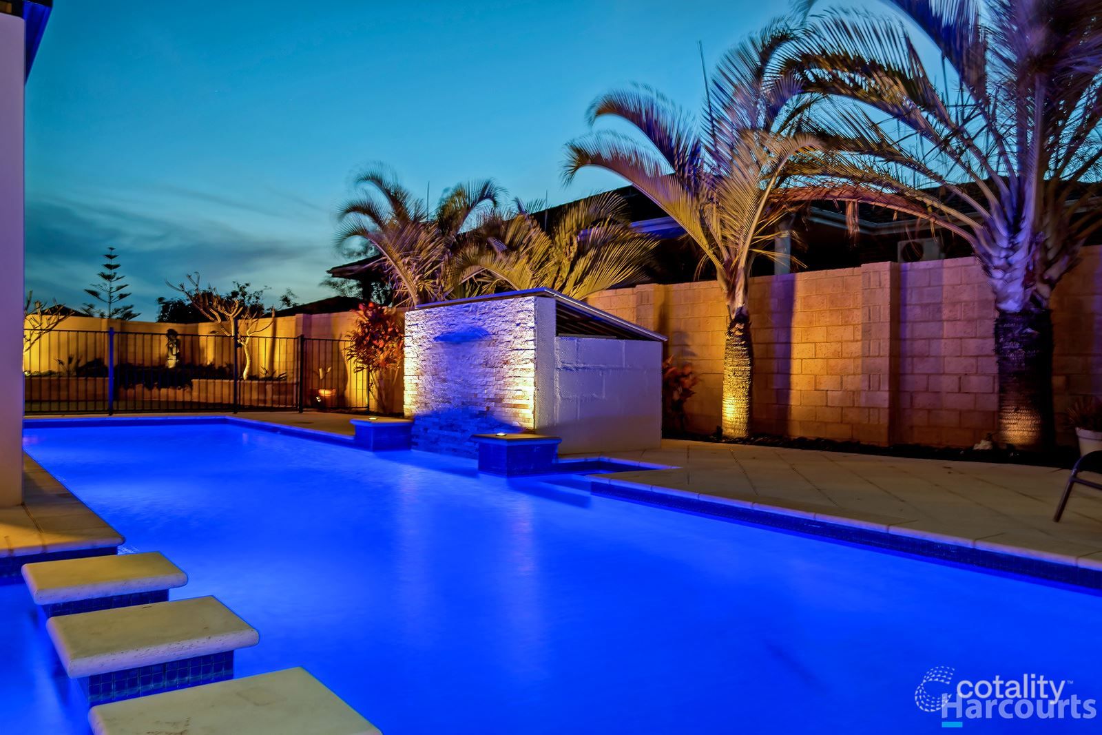 4 Jeddah Ct, Mindarie, WA 6030