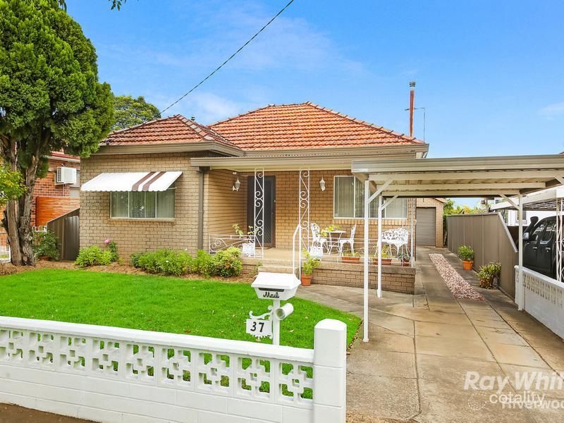 37 Carlton Pde, Punchbowl, NSW 2196