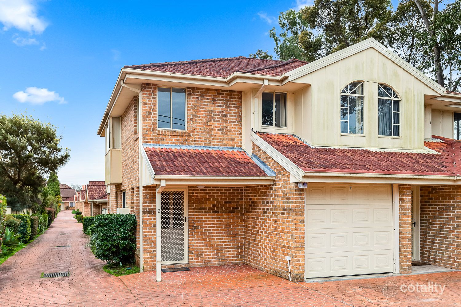 2/10 Raine Rd, Padstow, NSW 2211
