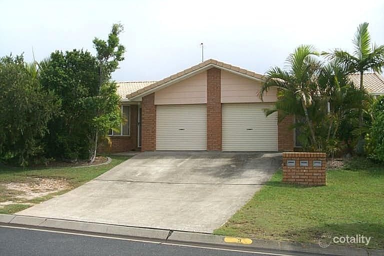 1/3 Clovelly Pl, Labrador, QLD 4215