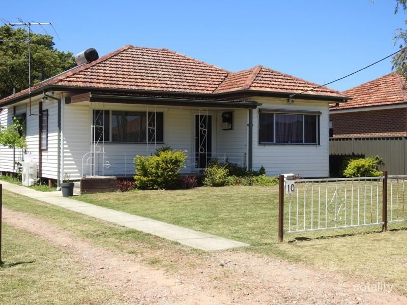 10 Bradshaw Ave, Moorebank, NSW 2170