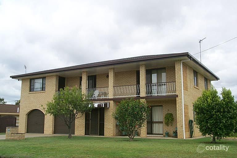 11 Ormiston St, Clinton, QLD 4680
