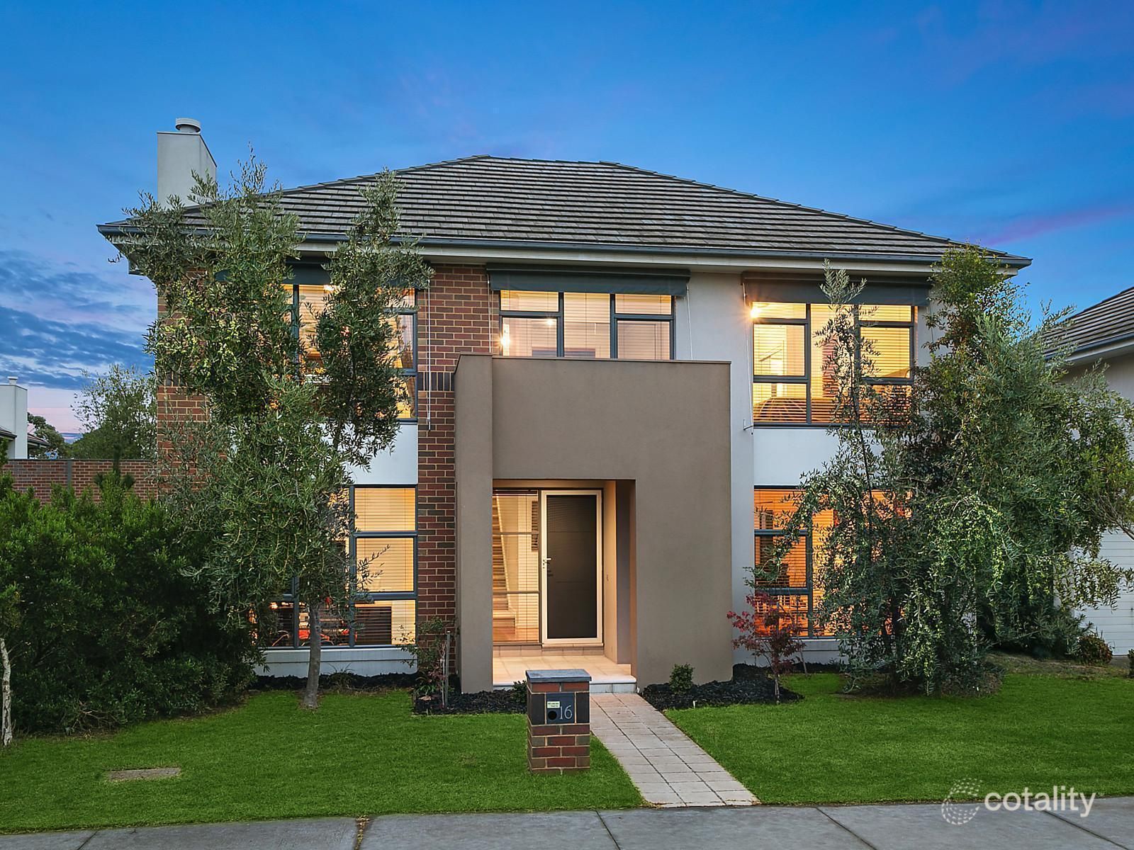 16 Pebble Beach Pl, Heatherton, VIC 3202