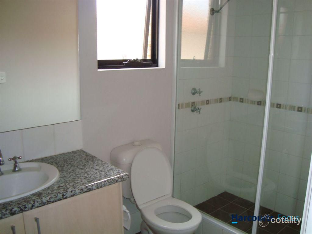 2/8 Toledo Cl, Cannington, WA 6107