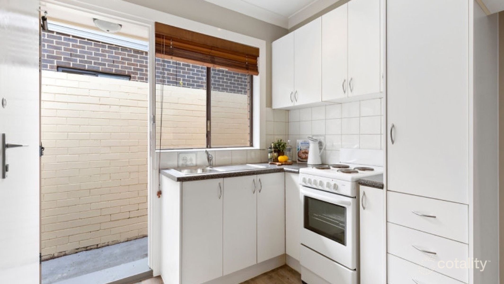 3/2 Waxman Pde, Brunswick West, VIC 3055